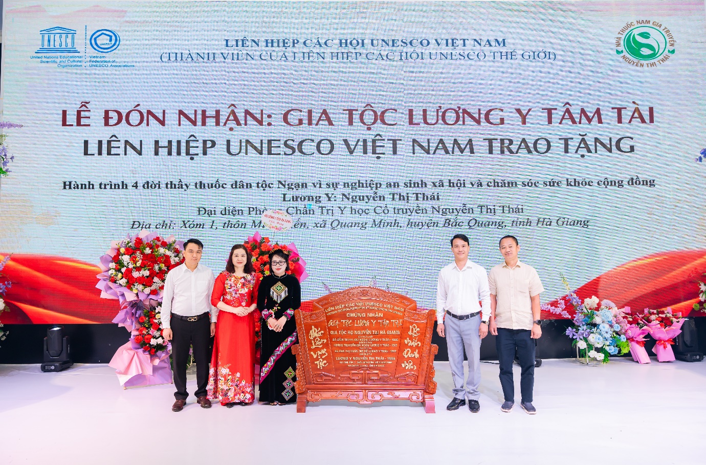 Lương y Nguyễn Thị Thái được vinh danh vì đóng góp cho sức khỏe cộng đồng - 2