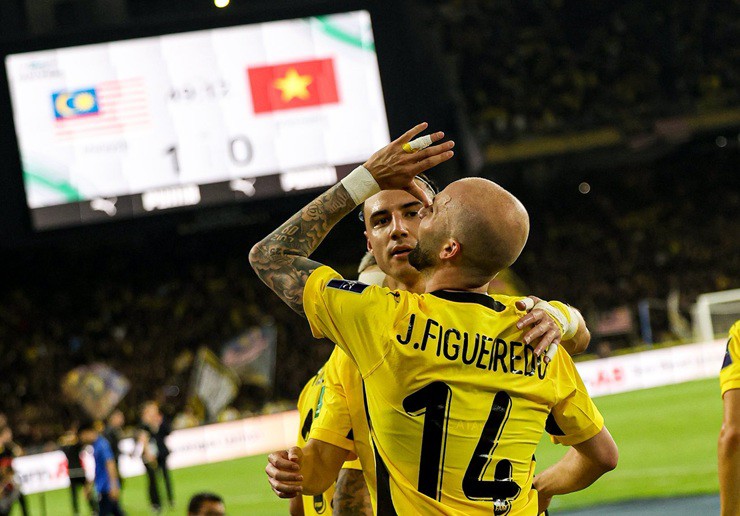 Tiền đạo Joao Figueiredo của Malaysia sút tung lưới ĐT Việt Nam đang nhận lương khủng cỡ nào? - 2