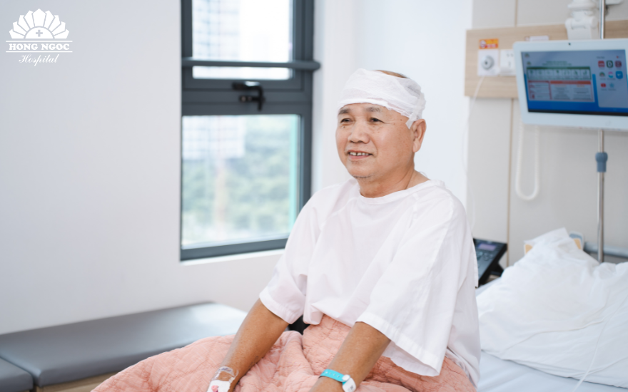 Chỉ đau đầu vào 9 - 10 giờ sáng, đi khám bất ngờ phát hiện khối u chèn ép não - 3