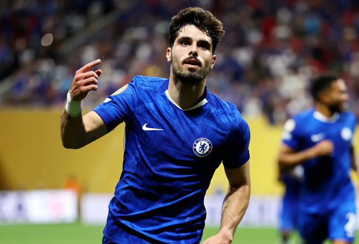 Chelsea hạ Los Angeles FC, người hùng Pedro Neto giàu thế nào ở tuổi 25? - 2
