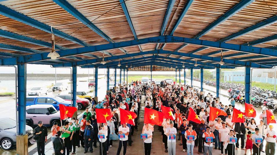 Gần 10.000 người Vingroup và tình nguyện viên ra quân làm sạch bờ biển tại 28 tỉnh, thành phố - 6