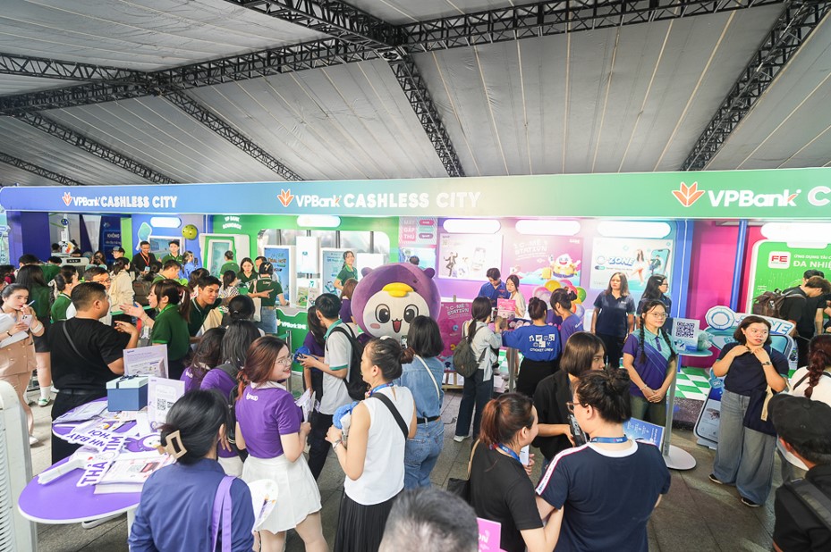 Hơn 10.000 lượt tiếp cận VPBank Cashless City trong Ngày không tiền mặt 2025 - 5