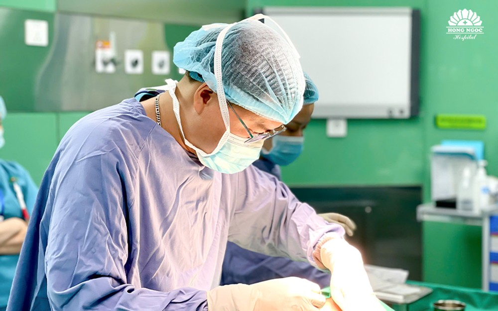 Làm thế nào để hạn chế sẹo sau mổ cho bệnh nhân phẫu thuật ung thư tuyến giáp? - 1