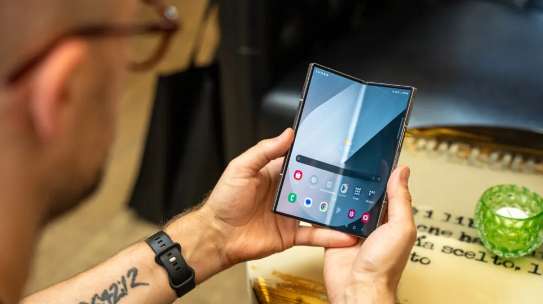 Tại sao giới chuyên gia công nghệ khuyên mua Galaxy Z Fold 7? - 3