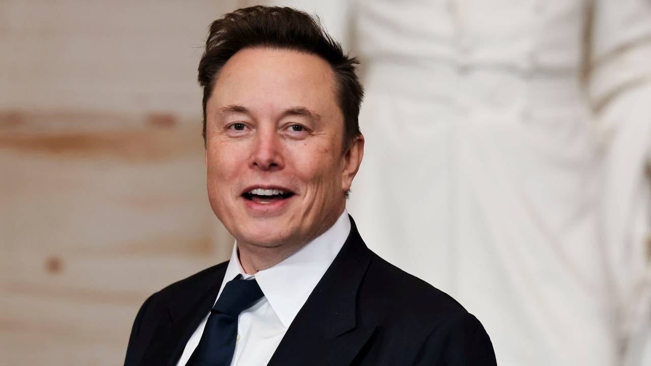 Elon Musk kiếm thêm 15 tỷ USD trong một ngày - 1