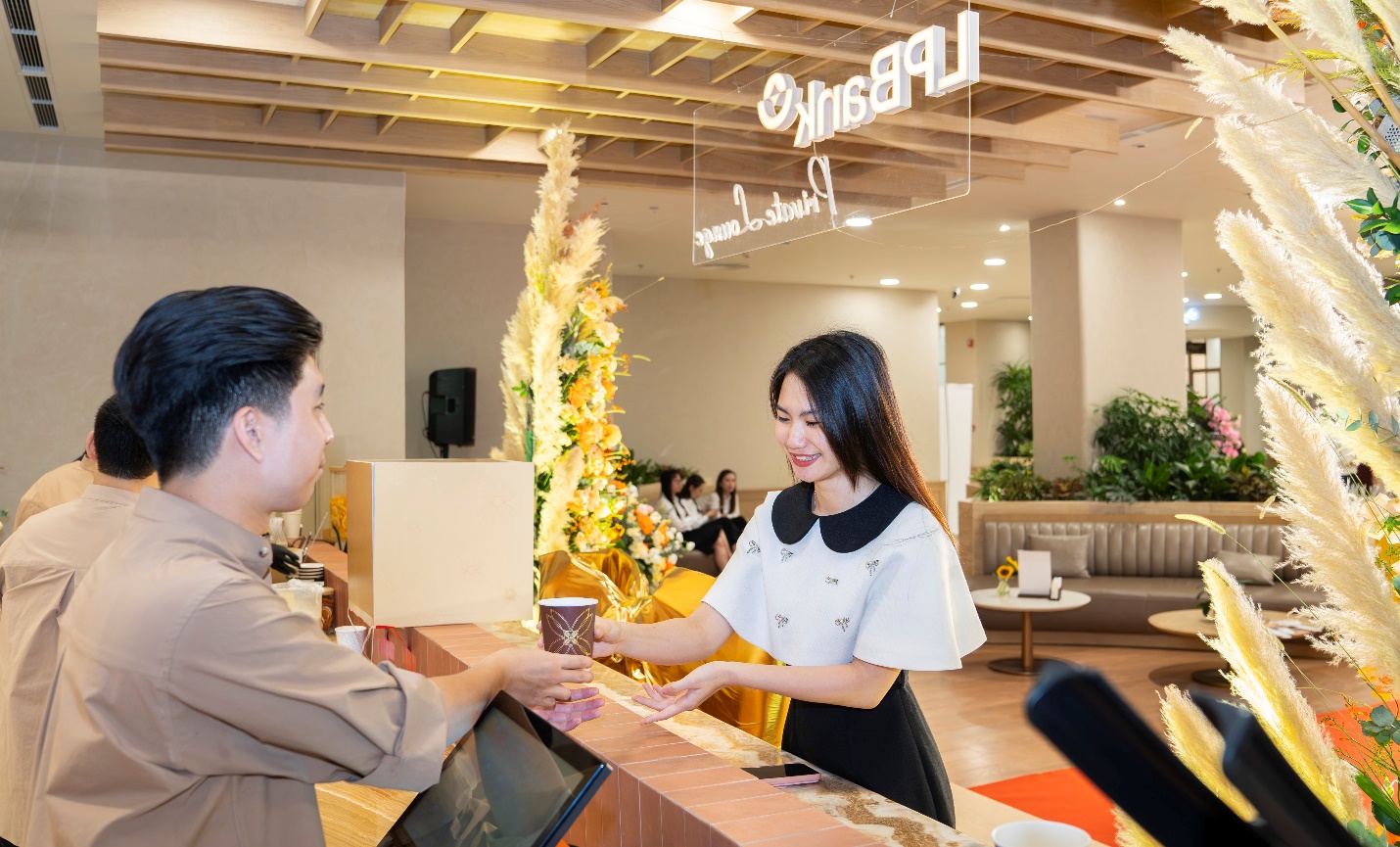 Ngân hàng Lộc Phát ra mắt dịch vụ LPBank Private Lounge dành riêng cho khách hàng cá nhân ưu tiên - 3