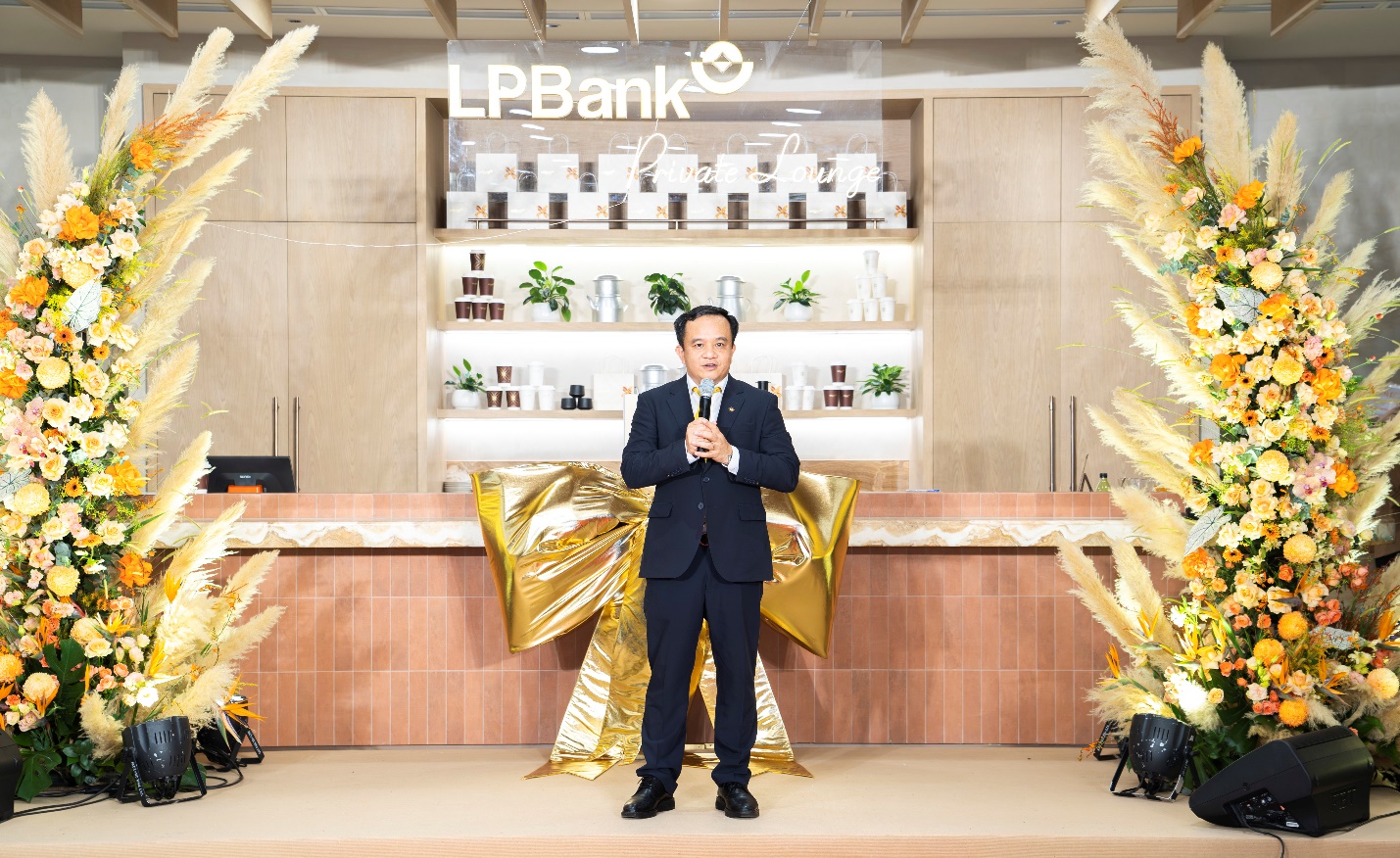 Ngân hàng Lộc Phát ra mắt dịch vụ LPBank Private Lounge dành riêng cho khách hàng cá nhân ưu tiên - 2