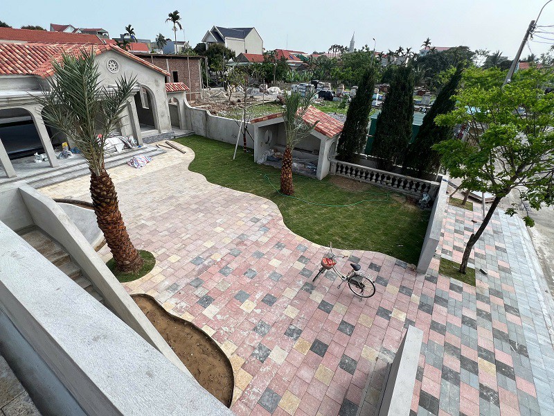 Có 3 tỷ đồng vẫn không mua được nhà Hà Nội, vợ chồng trẻ về quê xây nhà đẹp như resort - 3