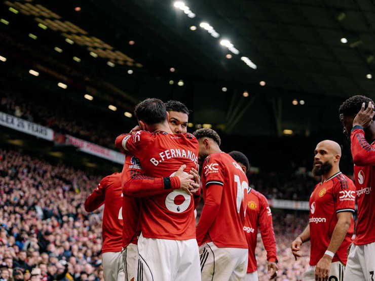 MU tiến gần vé dự Cúp C1: Carrick giúp "Quỷ đỏ" xoay chuyển tình thế ra sao? - 1