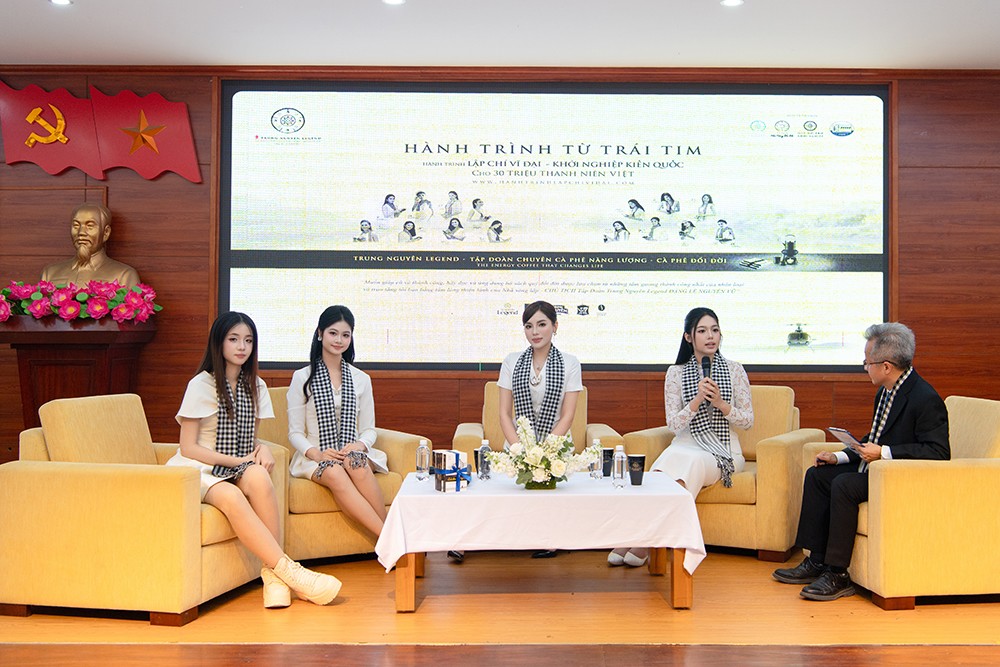 Hành trình Từ Trái Tim khơi dậy tinh thần lập thân, khởi nghiệp cho sinh viên - 1