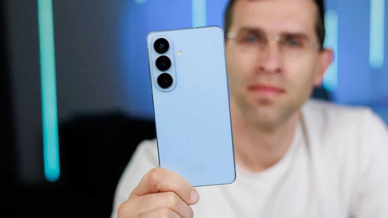 Hàng loạt smartphone sẵn sàng tăng giá trong năm nay - 1