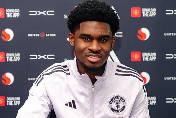 Tin mới nhất bóng đá sáng 4/4: MU gia hạn "viên ngọc quý", Vinicius bị quá tải - 1