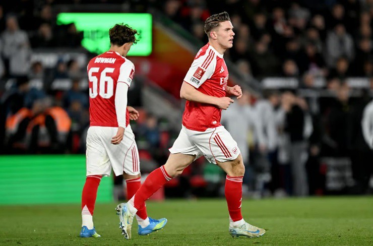 Arsenal thua 2 trận liên tiếp: Sự tự tin chạm đáy, coi chừng mất "cả chì lẫn chài" - 3