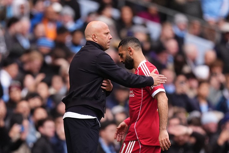 Tin mới nhất bóng đá sáng 5/4: Arne Slot gay gắt sau trận Liverpool thua đậm Man City - 1