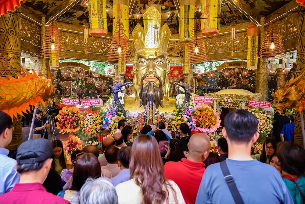 Lễ Giỗ Tổ Hùng Vương, Suối Tiên tặng 10.000 phần gạo Lộc cho du khách - 1