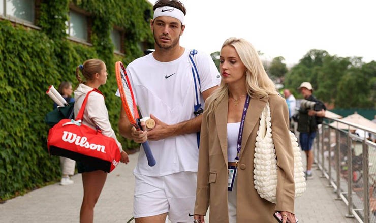 Nóng nhất thể thao sáng 7/4: Taylor Fritz chia tay bạn gái xinh đẹp - 1