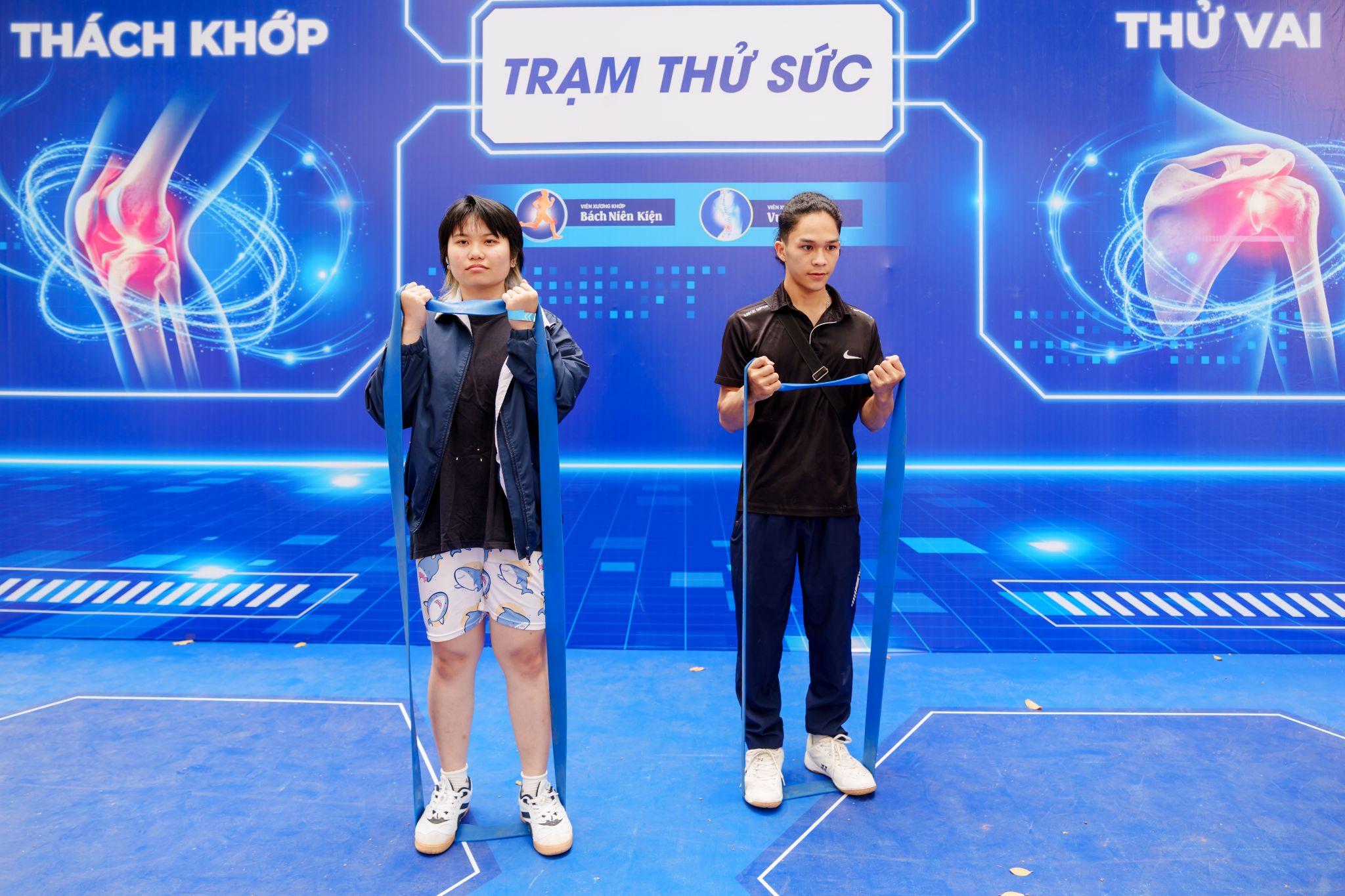 Đau lưng, đau khớp: Cảnh báo từ sự kiện đi bộ gần 10.000 người tham gia tại Hà Nội - 1