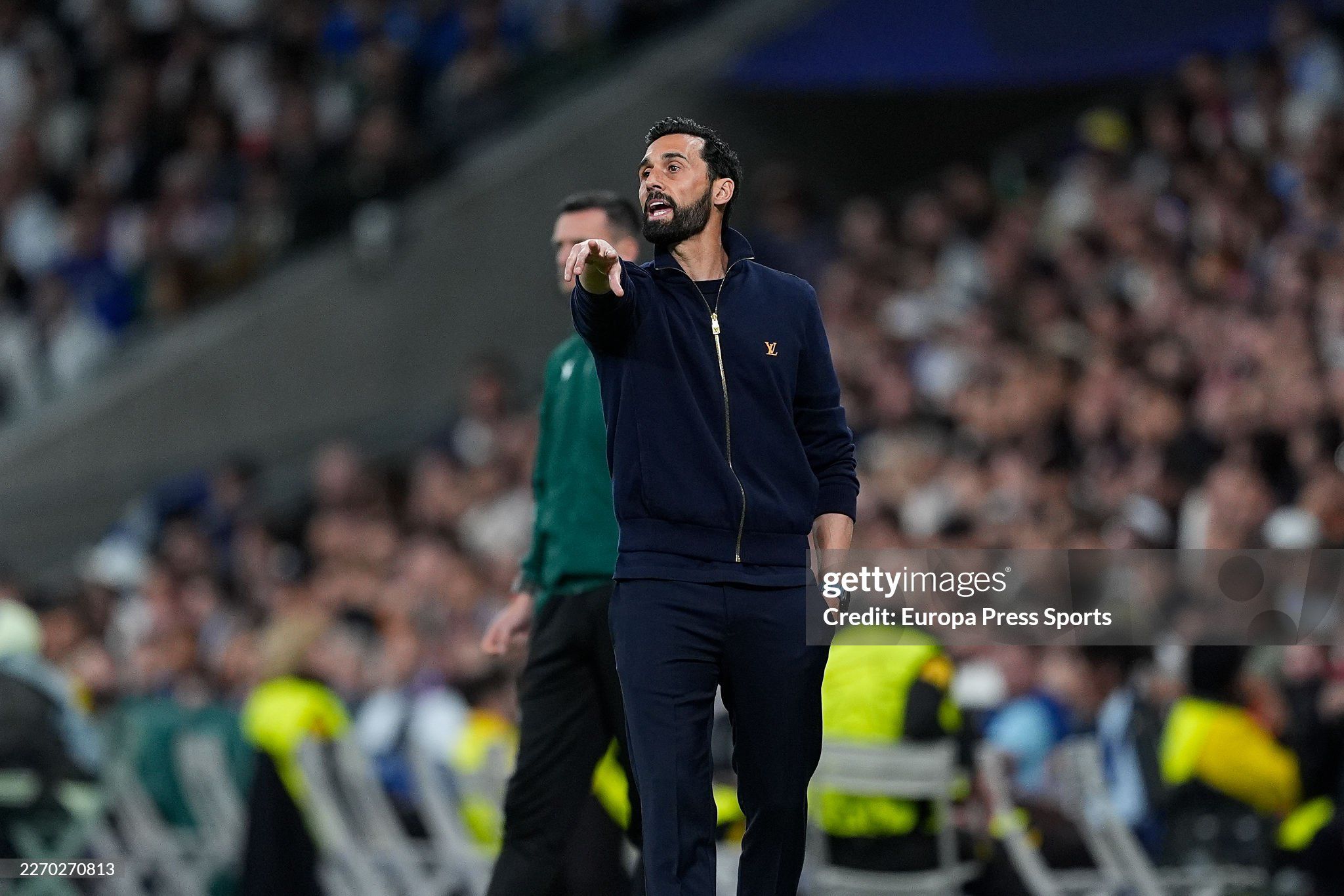 Real thua đau: Arbeloa đòi đuổi sao Bayern, Neuer "xấu hổ" vì bị thủng lưới - 1