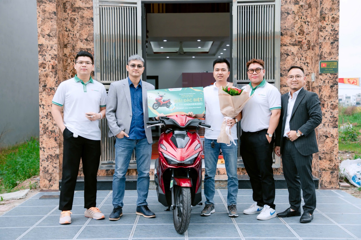 Từ thói quen nhỏ đến niềm vui lớn của khách hàng FE CREDIT - 1