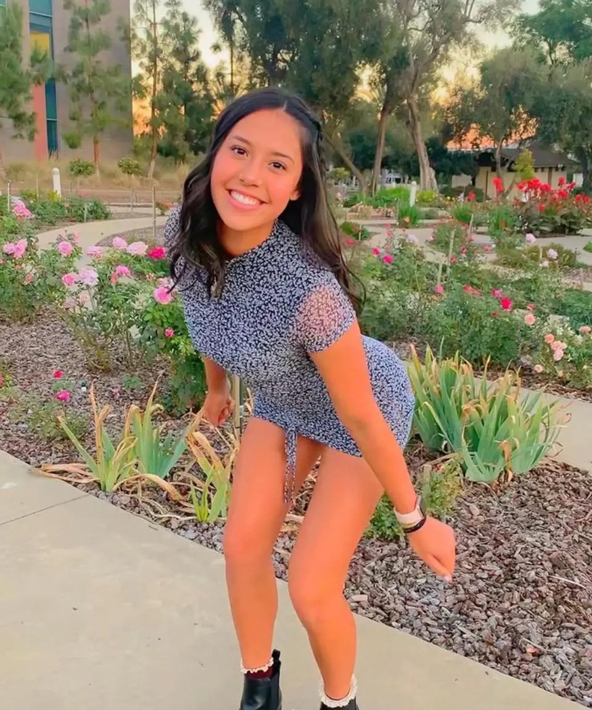 "Đội trưởng Mỹ" chia tay bạn gái golfer xinh đẹp, cặp kè minh tinh siêu vòng 1 - 4