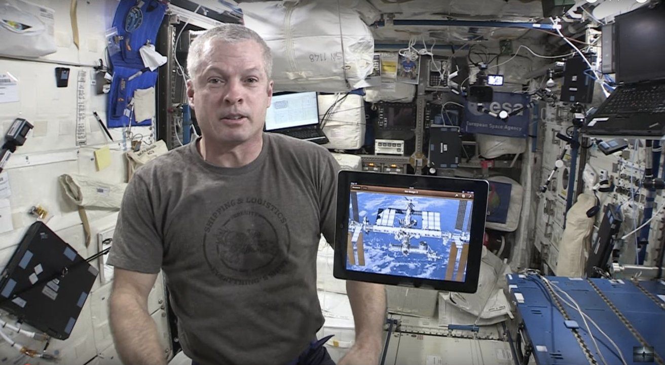 Apple đã thành công tiến vào không gian như thế nào? - 4