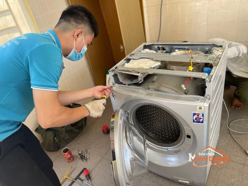 Sập bẫy "thợ cỏ" và ma trận giá sửa máy giặt tại Hà Nội: Đâu là điểm tựa niềm tin? - 1