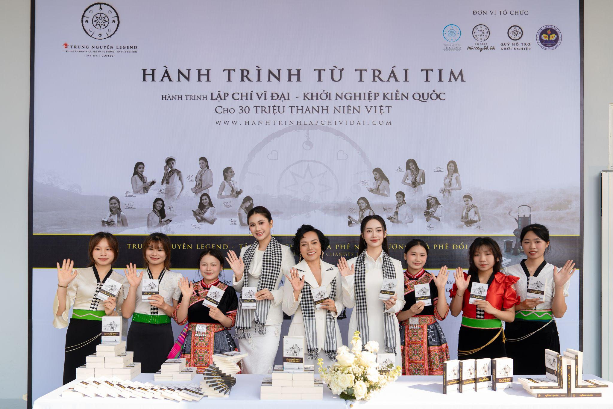 Tủ sách Nền tảng Đổi đời gieo tri thức, tiếp sức người trẻ vùng cao - 9