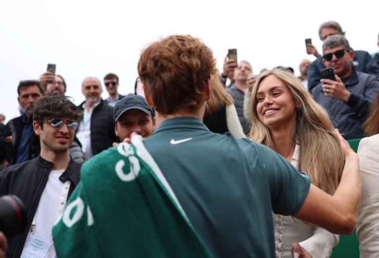 Bạn gái Sinner nhan sắc tuyệt phẩm, gây sốt chung kết Monte Carlo 2026 - 1