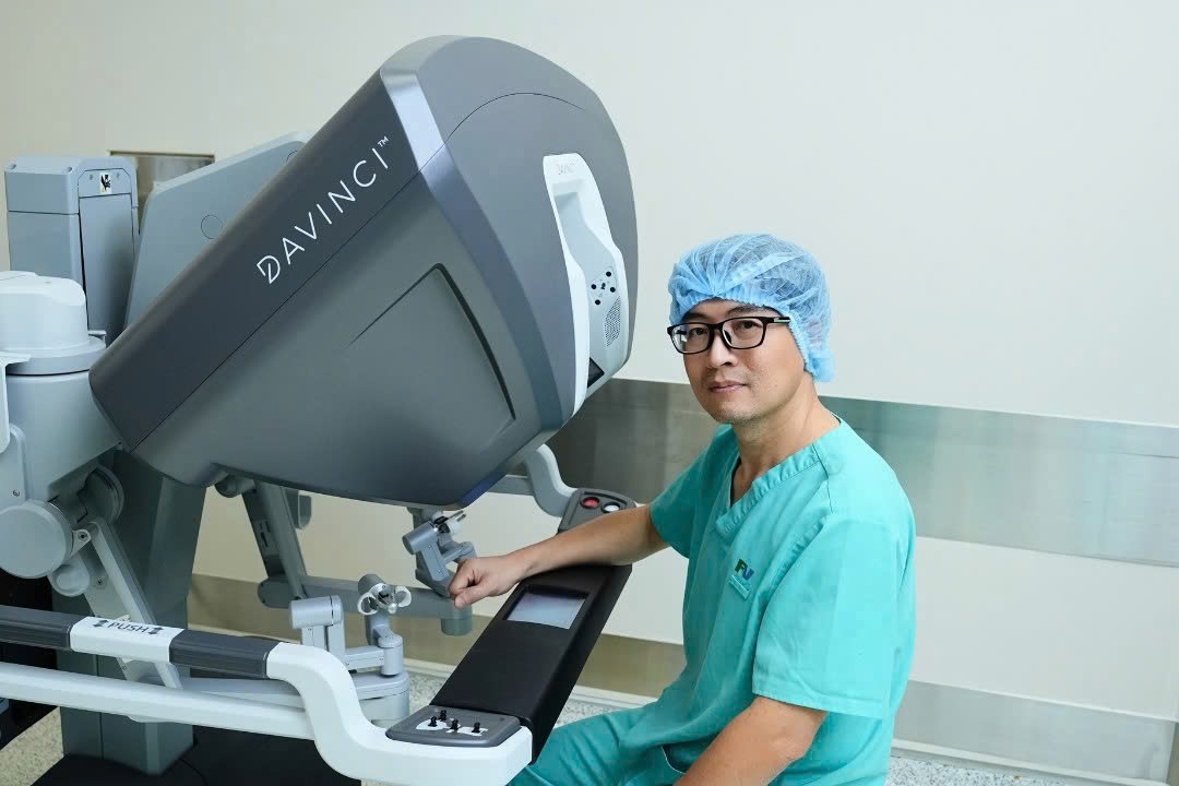 Dùng Robot phẫu thuật thành công cho bệnh nhân mắc u nấm phổi kèm nguy cơ “ho ra máu sét đánh” - 2