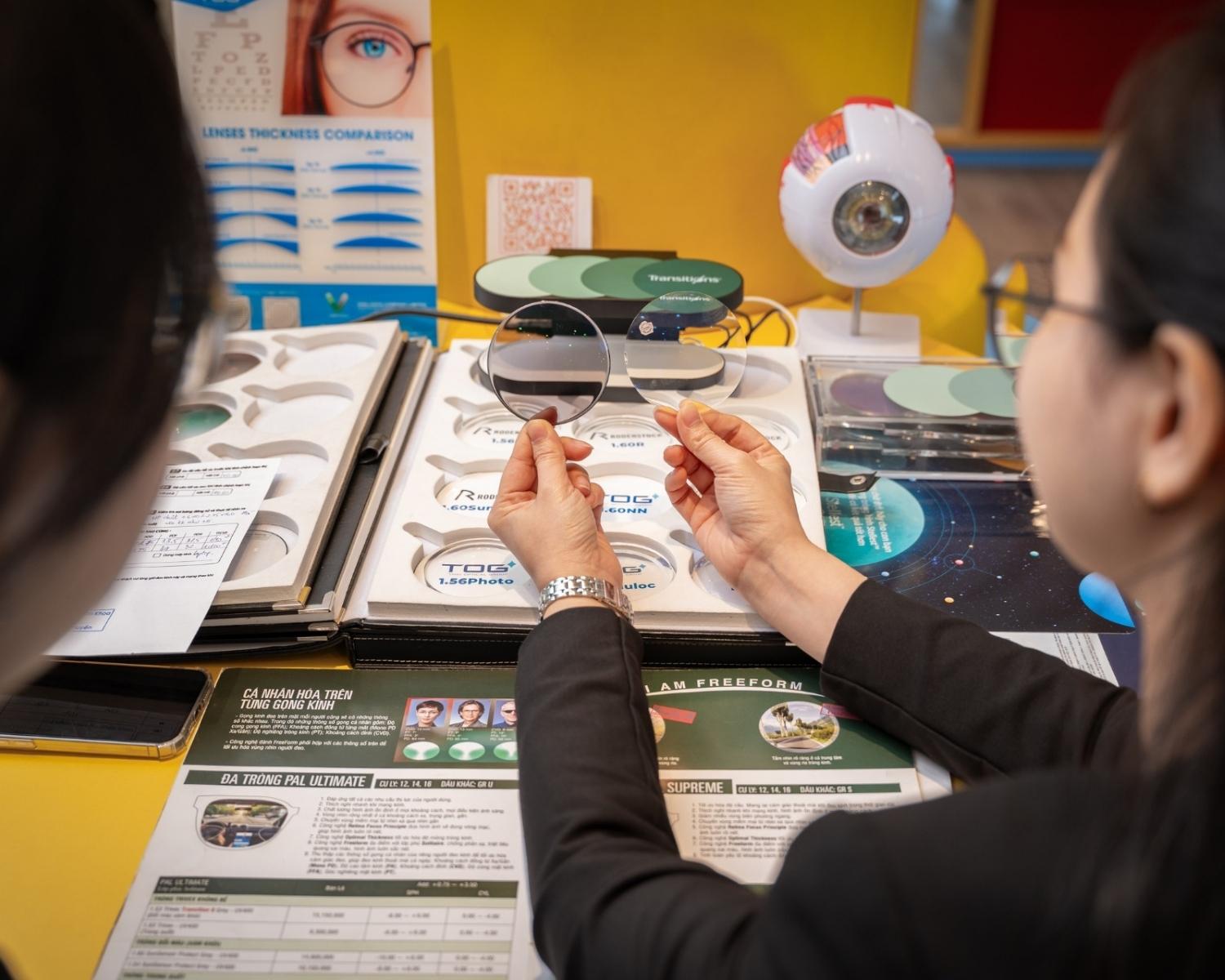 Kính Hải Triều: Thương hiệu mắt kính lâu đời, uy tín tại Việt Nam - 3