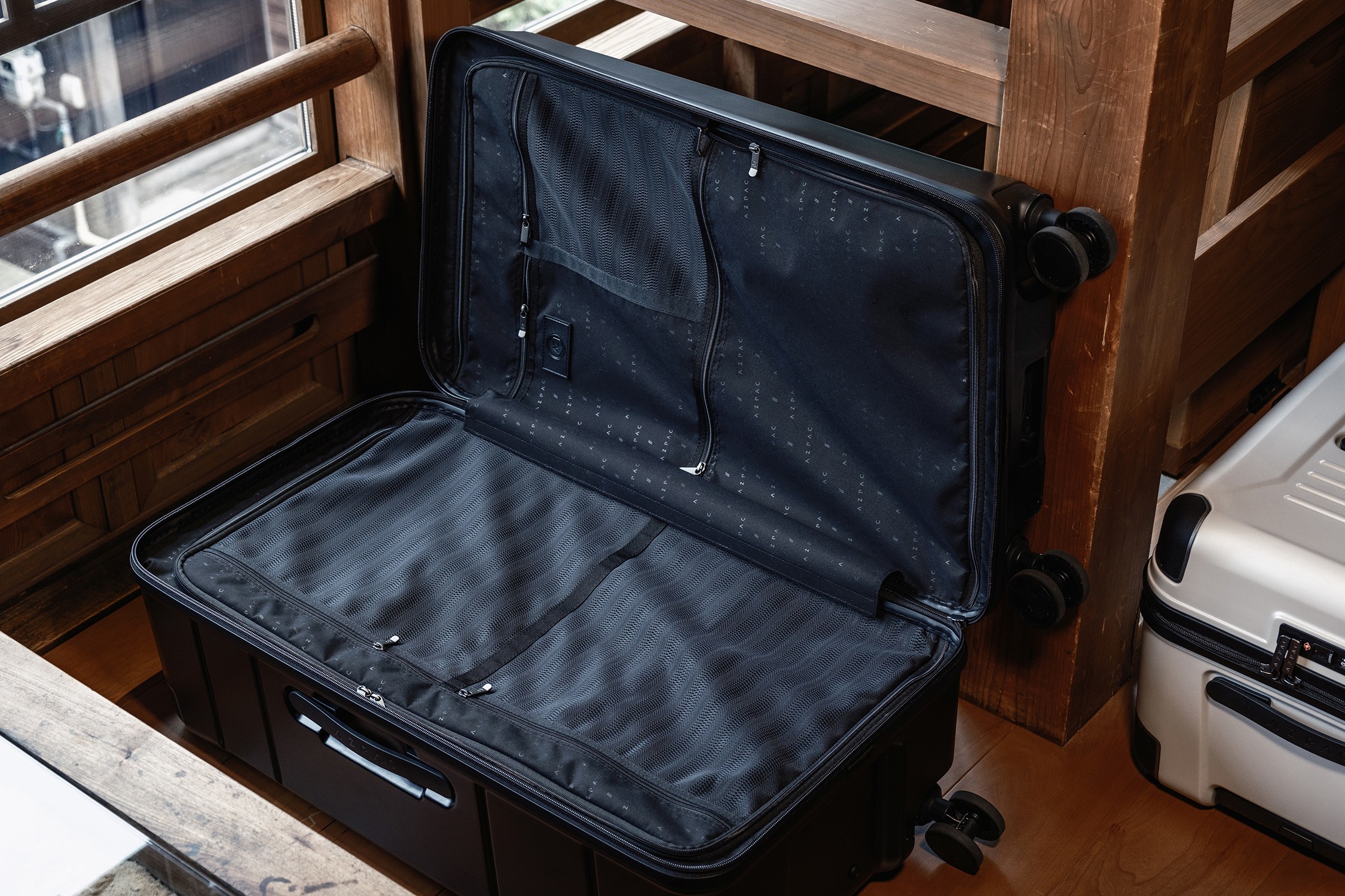 Khám phá vali AZPAC với màu sắc mới độc quyền tại House Of Luggage - 3