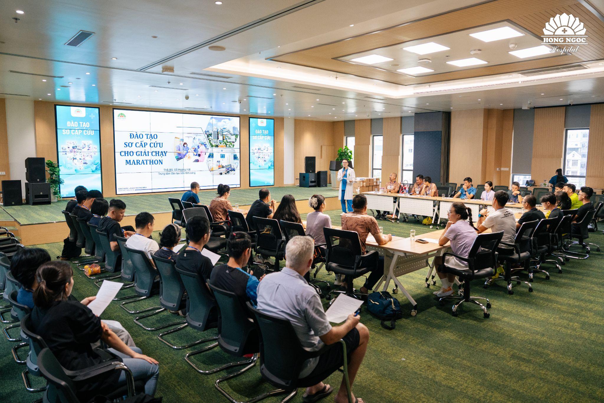 BVĐK Hồng Ngọc tổ chức khóa đào tạo sơ cấp cứu cho đội ngũ vận hành giải chạy Hanoi Mountain Trail - 1