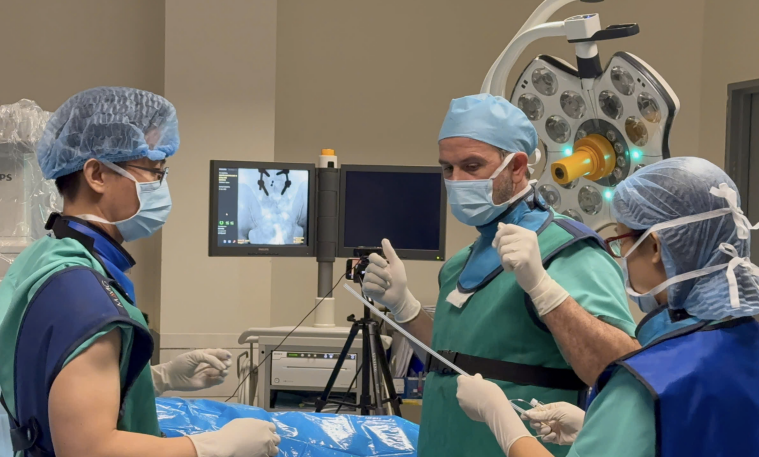 FV triển khai kỹ thuật gỡ dính ống sống bằng RCE Catheter: Bước ngoặt trong điều trị đau mạn tính sau phẫu thuật - 2