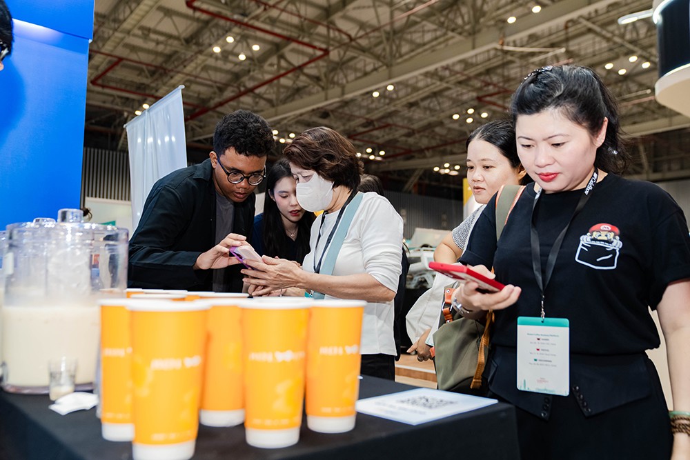 Holyon Tea bắt tay iPOS.vn kiến tạo hành trình trải nghiệm trọn vẹn từ công nghệ đến hương vị tại Cafe Show 2026 - 2