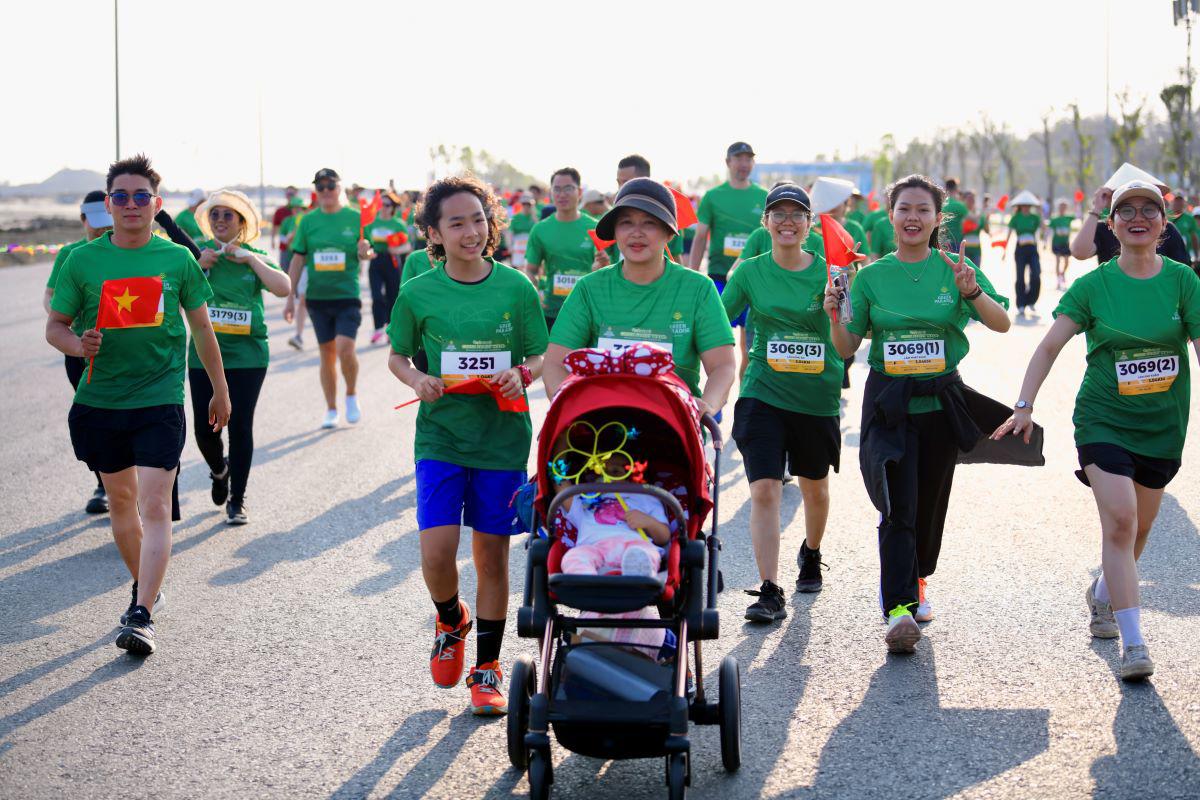 Hơn 1.000 người “nhuộm xanh” Cần Giờ, háo hức trải nghiệm và “săn” cơ hội sở hữu Vinhomes Green Paradise - 2