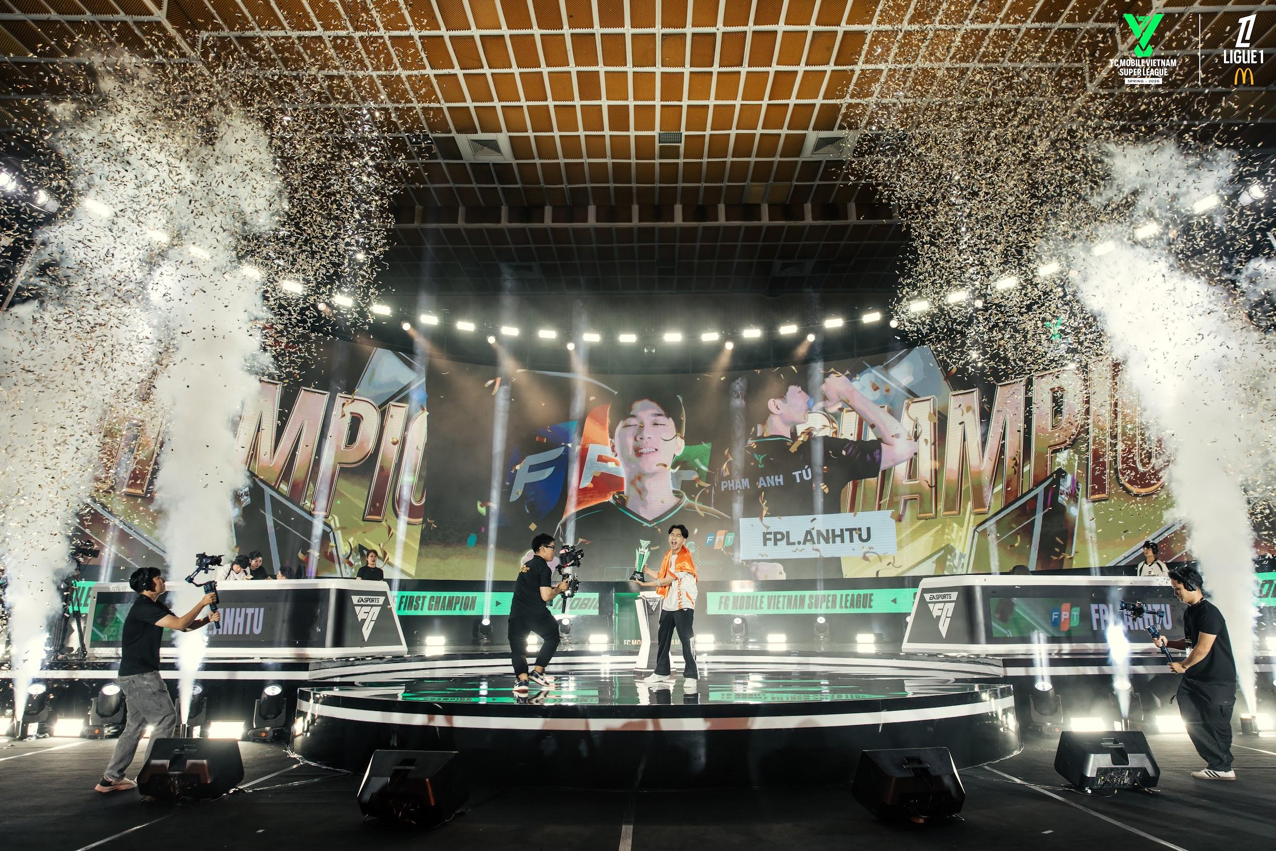 FVSL Spring 2026 khép lại trọn vẹn với ngôi vị nhà vô địch tiên phong thuộc về FPL. Anh Tú - 1