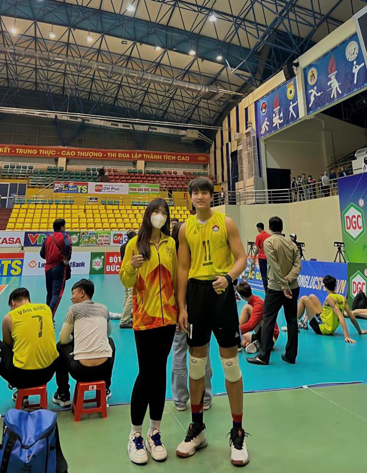 Hot girl vật Anh Thơ sánh đôi, tuyên bố "mê" nam thần bóng chuyền Việt Nam - 2