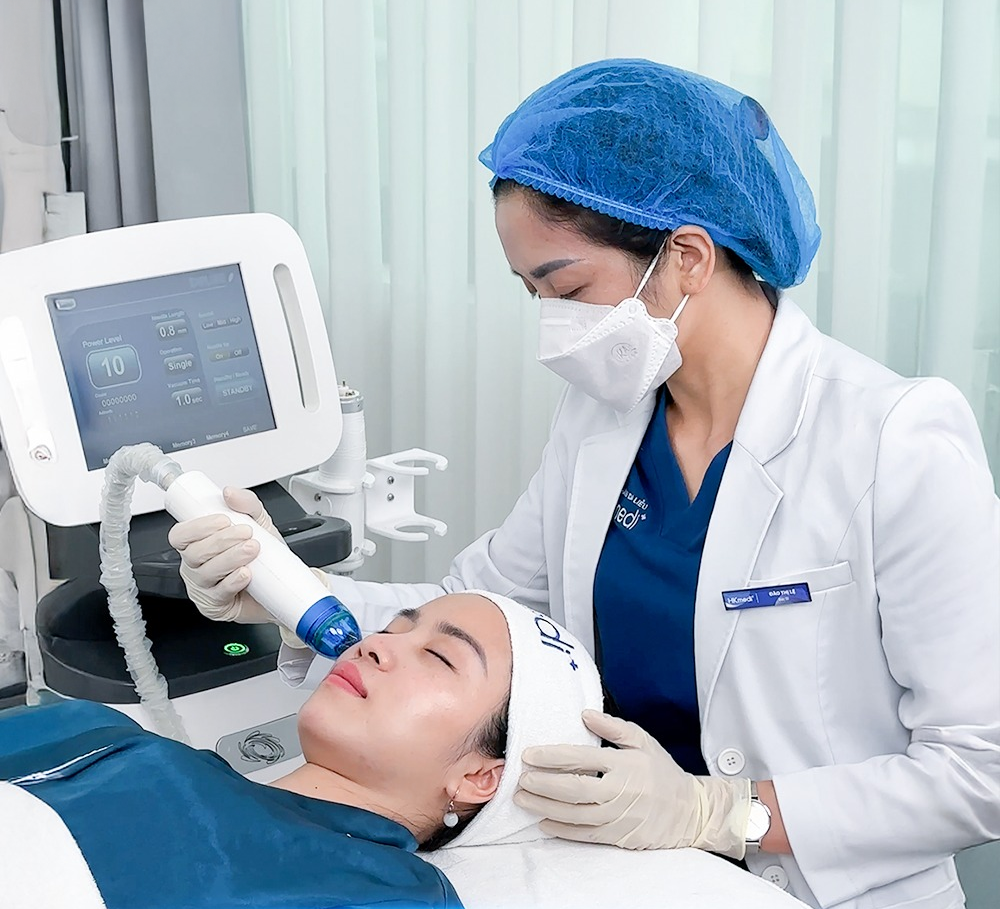 BS da liễu CKI Đào Thị Lệ: “Giải mã” sẹo rỗ phức tạp bằng phác đồ bộ 3 công nghệ tái thiết đa tầng - 2