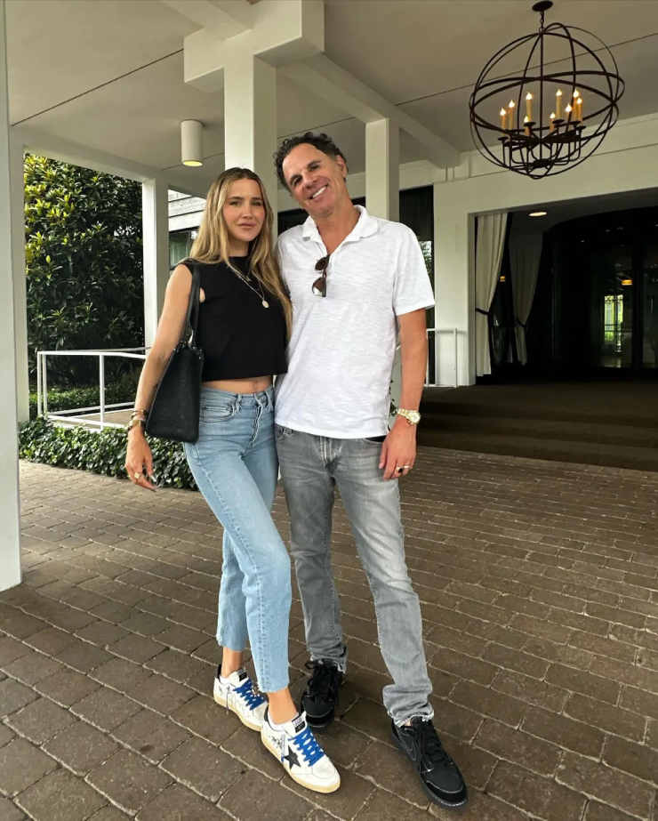 Mỹ nhân tennis khoe ảnh "không mặc gì", mừng ngày ly hôn chồng thứ hai - 8