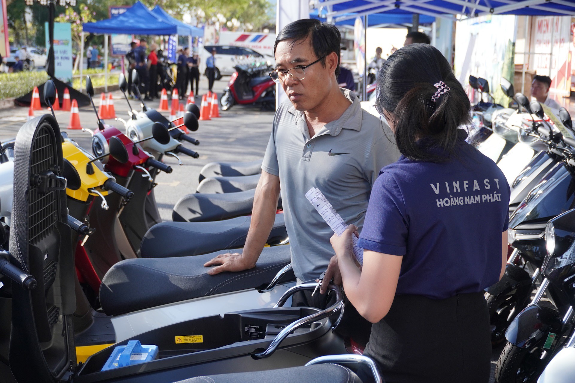 Sôi động sự kiện “Đổi xăng lấy điện” tại miền Tây: Lái thử kín lịch, khách hàng chốt cọc liên tục - 3