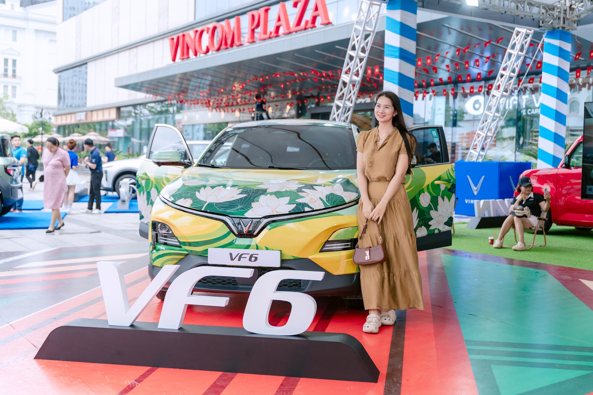 Đây là lý do cả khách cá nhân và tài xế dịch vụ ở Nghệ An đều “ưng” VinFast VF 6 - 1