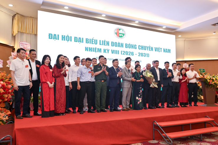 Hoa khôi bóng chuyền Kim Huệ nhận vinh dự lớn, BLV Quang Huy làm Phó Chủ tịch Liên đoàn - 3
