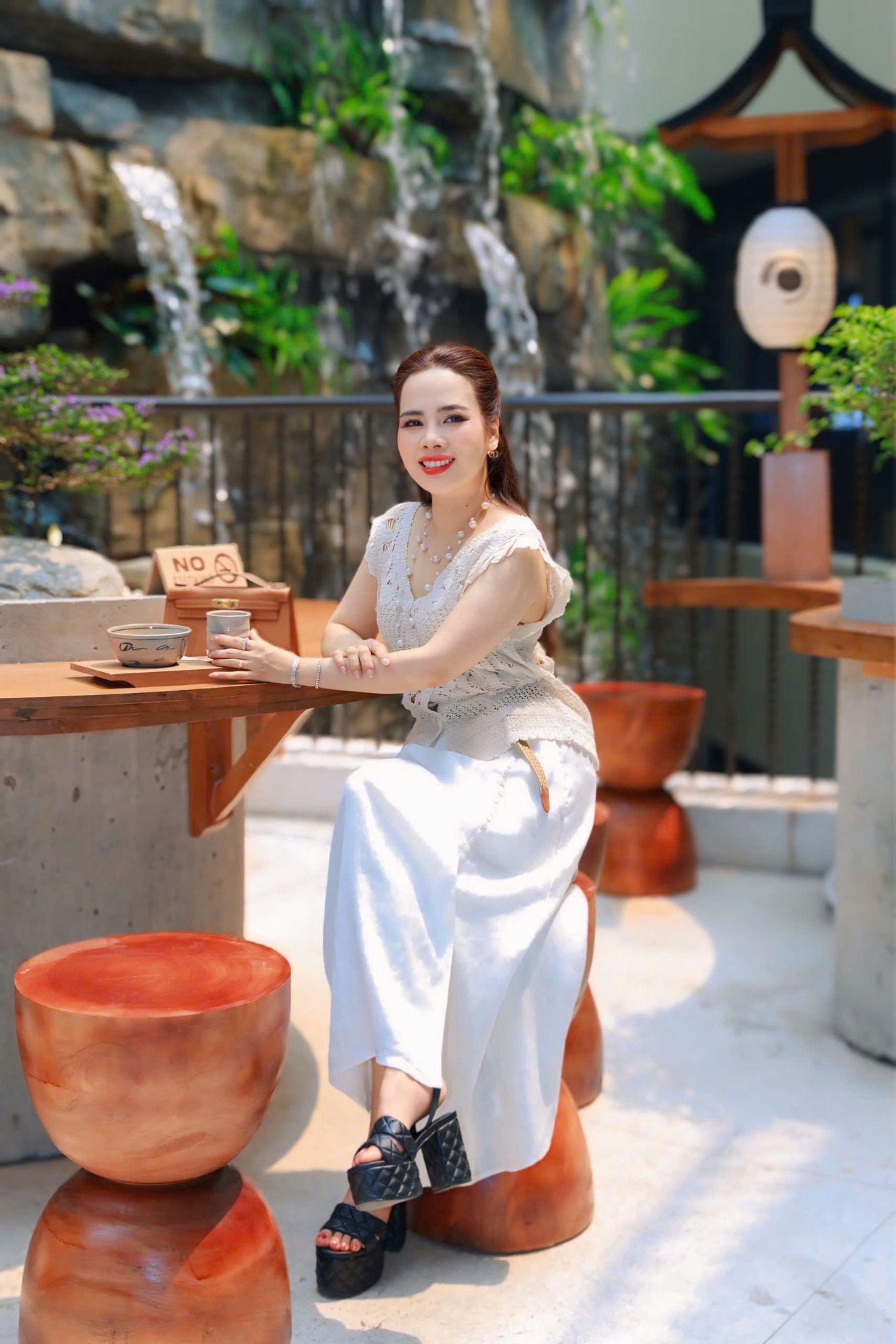 Doanh nhân Tuấn Hương gợi ý phong cách thời trang hè thanh lịch và đầy cảm hứng - 9