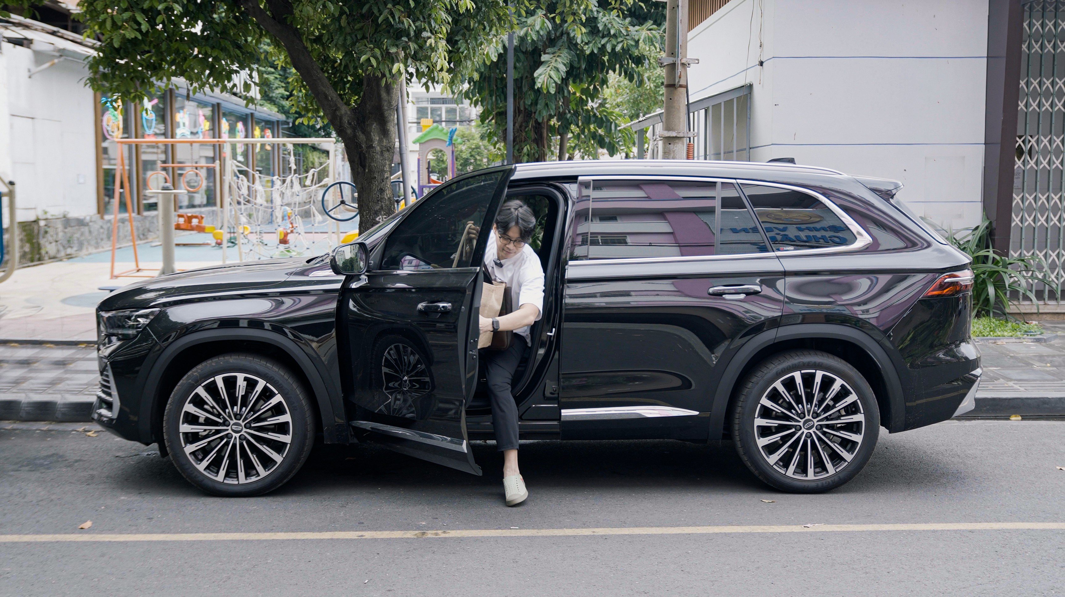 Ca sĩ Lân Nhã: "Sự an tâm là giá trị lớn nhất sau nửa năm đồng hành cùng Geely Monjaro" - 3