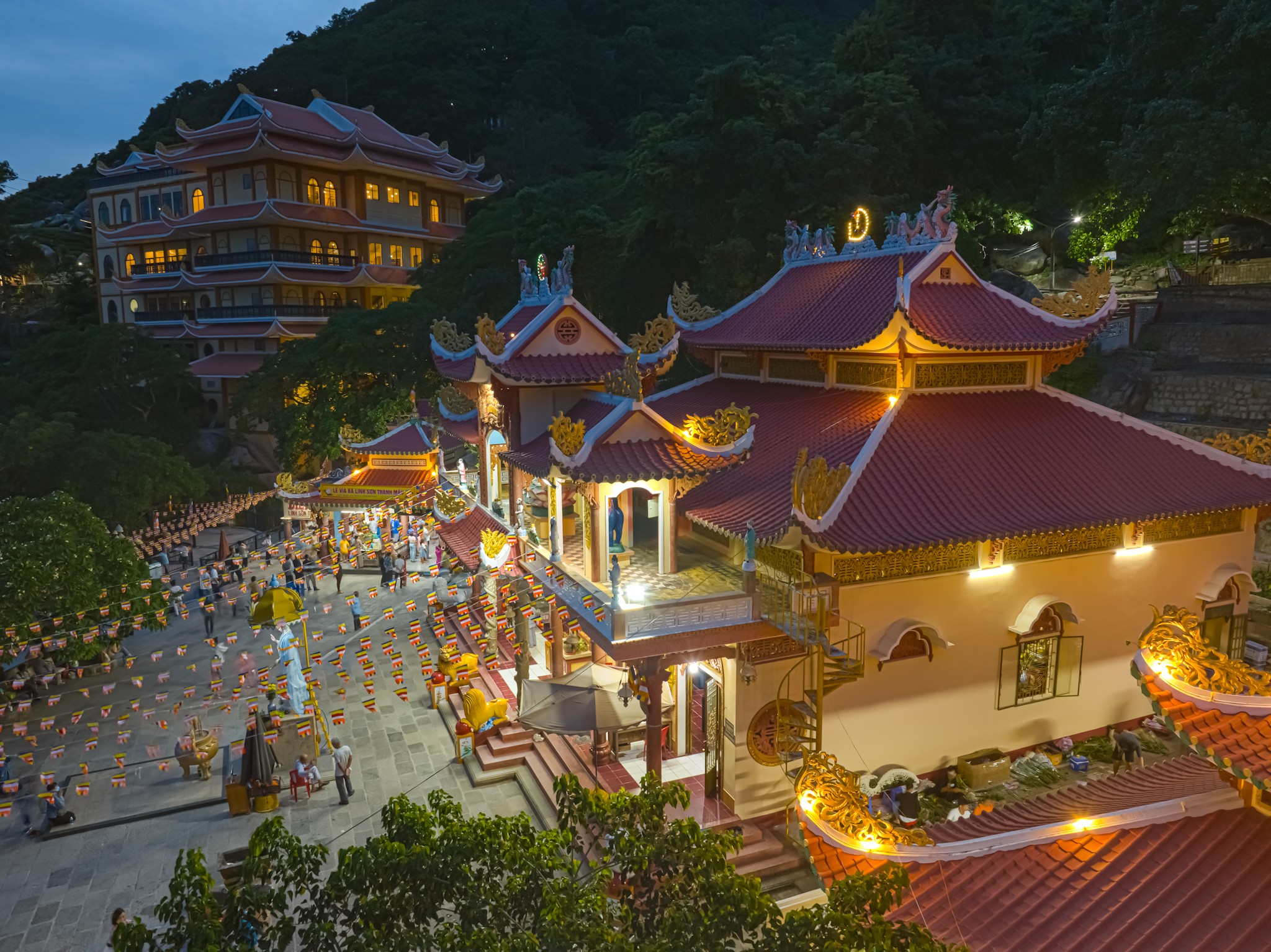 Bà Đen là ai mà người dân Nam bộ tôn thờ, năm nào cũng phải đi bái Bà như một nghi thức? - 2