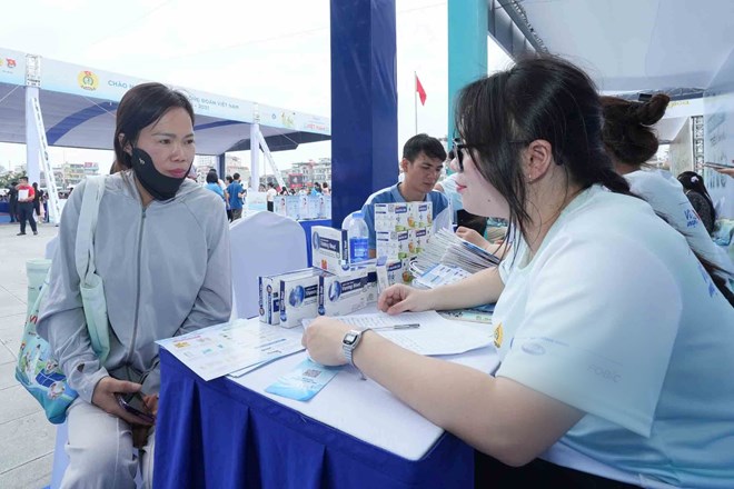 Bách Niên Kiện đồng hành chăm sóc xương khớp cho hàng ngàn công nhân thường xuyên đau nhức - 7