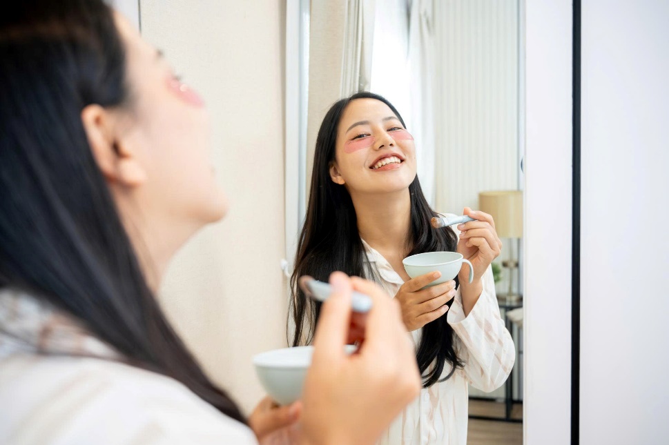 Phụ nữ hiện đại và bí quyết chăm sóc sức khỏe từ gốc - 1