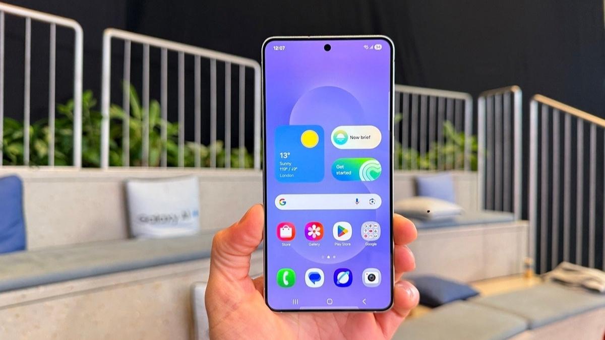 S25 Edge và S25: Màn hình cong hay phẳng mới là chân ái? - 4