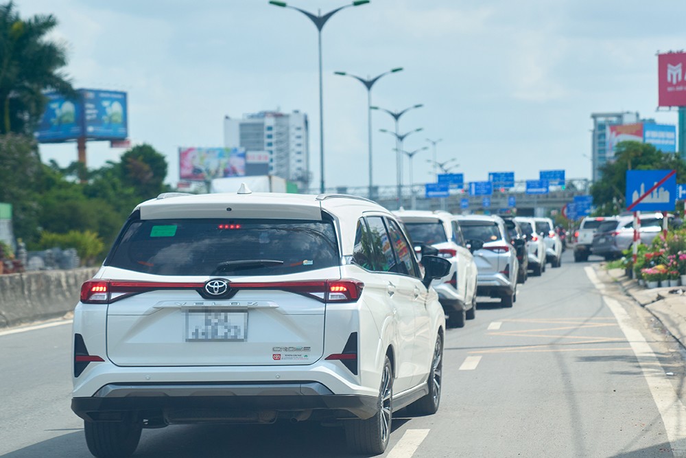 Dẫn đầu hai phân khúc “ăn khách”, Veloz Cross và Yaris Cross tiếp tục gây sức ép lên đối thủ - 1