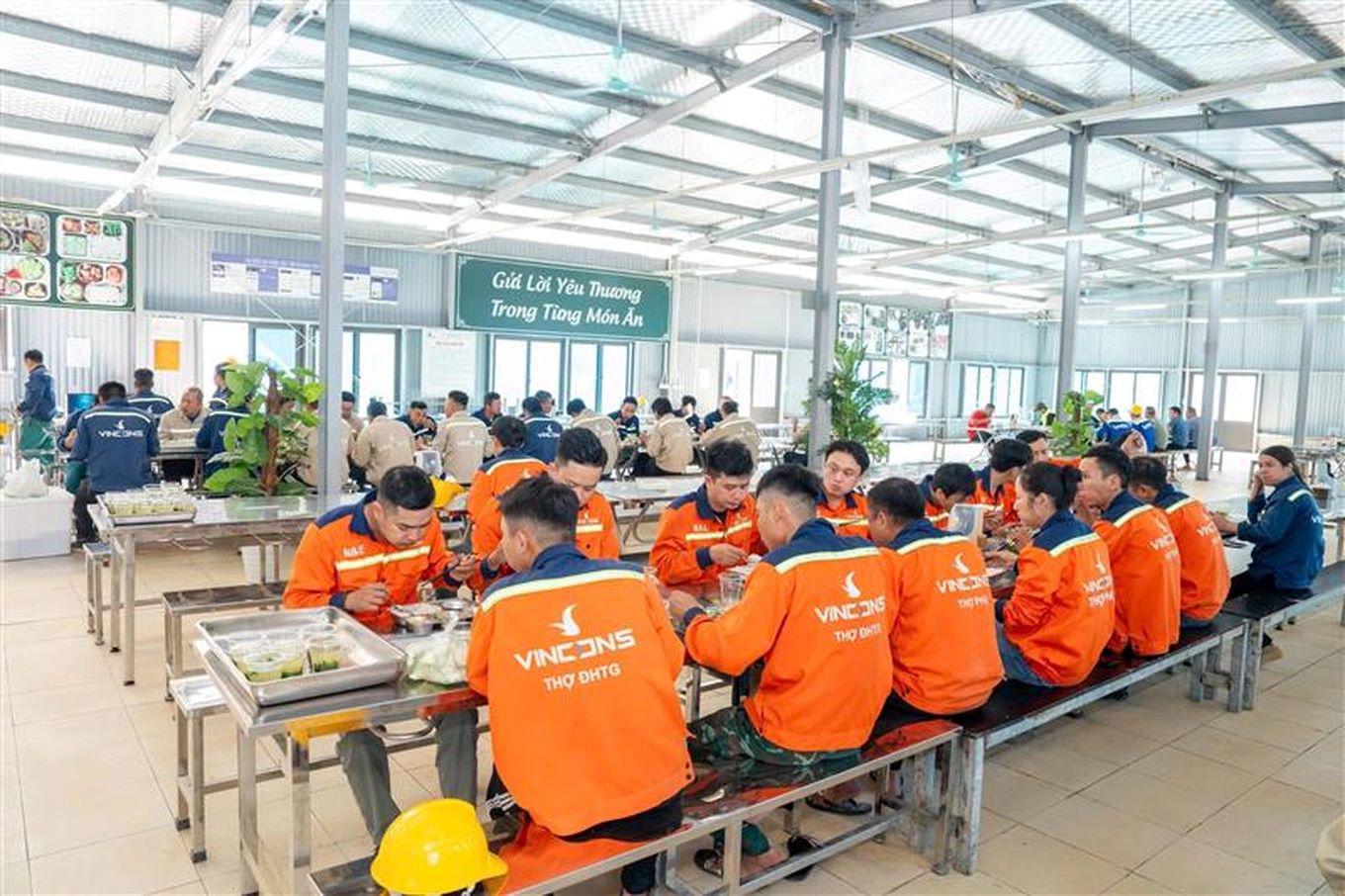 Vingroup tuyển dụng giai đoạn 1 hơn 20.000 lao động làm việc tại Khu đô thị Thể thao Quốc tế Hà Nội - 1